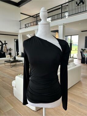 Zara NEW Asymmetrical One-Shoulder Black Long Sleeve Top